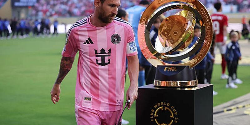 Cuộc đua giữa Messi vs Ronaldo